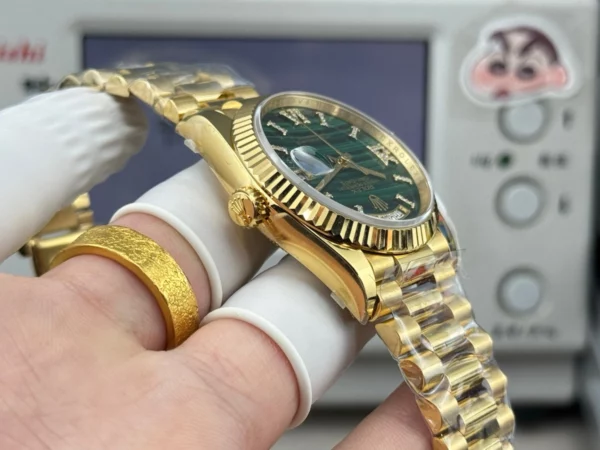 高仿勞力士Rolex-星期日曆型36 綠松石盤面