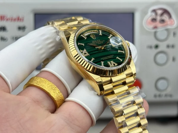 高仿勞力士Rolex-星期日曆型36 綠松石盤面