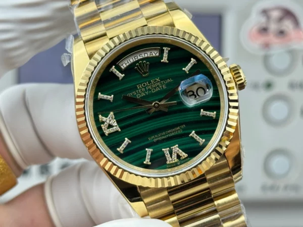 高仿勞力士Rolex-星期日曆型36 綠松石盤面