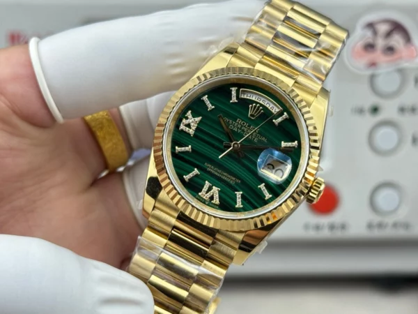 高仿勞力士Rolex-星期日曆型36 綠松石盤面
