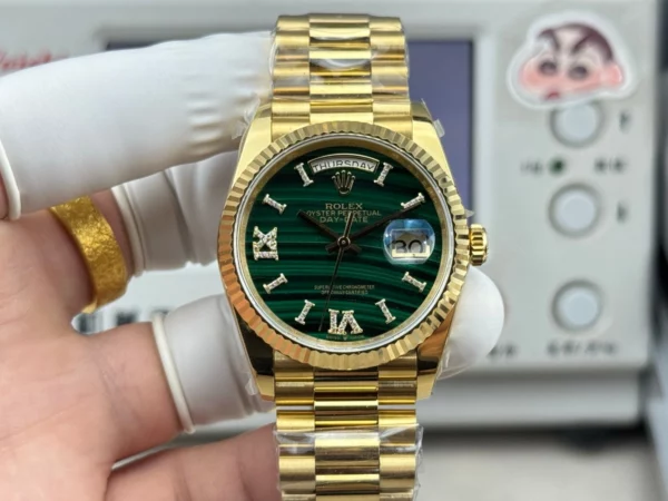 高仿勞力士Rolex-星期日曆型36 綠松石盤面