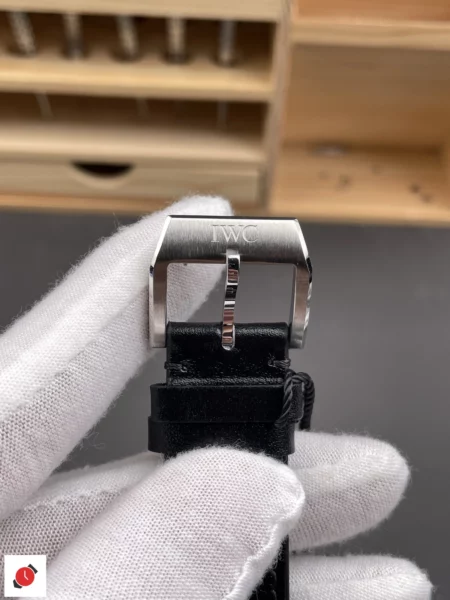 高仿IWC 萬國 飛行員計時系列 43MM 黑盤