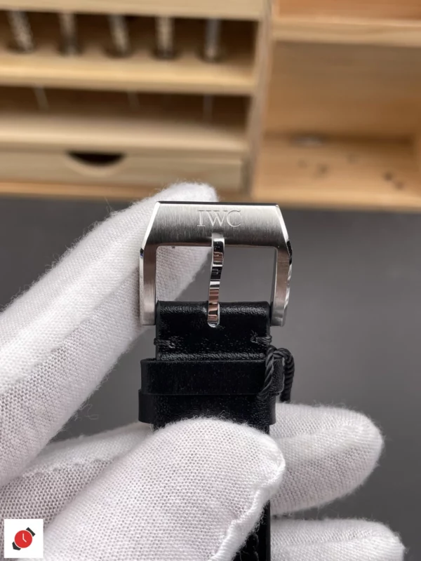 高仿IWC 萬國 飛行員計時系列 43MM 黑盤